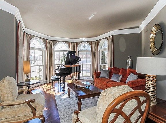 4th image of 2821 Majestic Oaks Dr