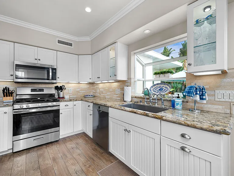181 W Avenida Cornelio — Photo 16