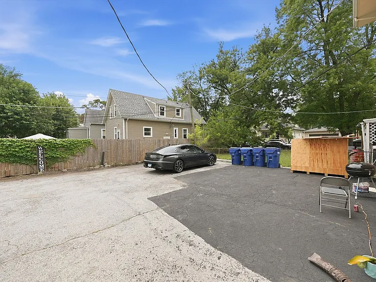 2521 Lewis St — Photo 34