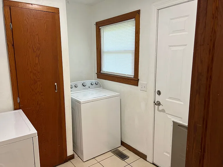 1009 Mike Ave — Photo 11