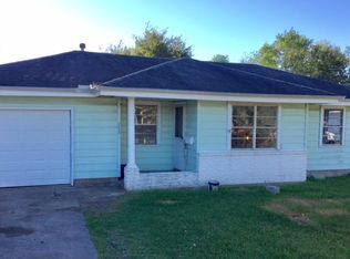 6412 Dave St, Groves, TX 77619