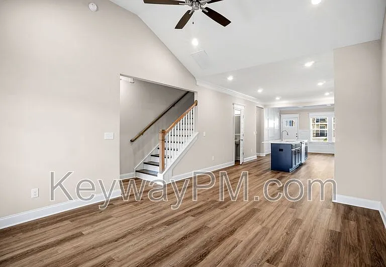 2106 SE Denmark Ave — Photo 8