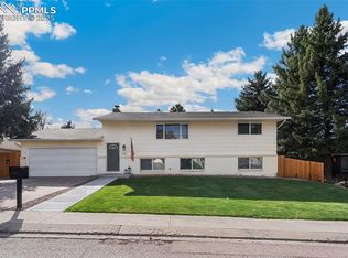 3135 Raindrop Dr, Colorado Springs, CO 80917