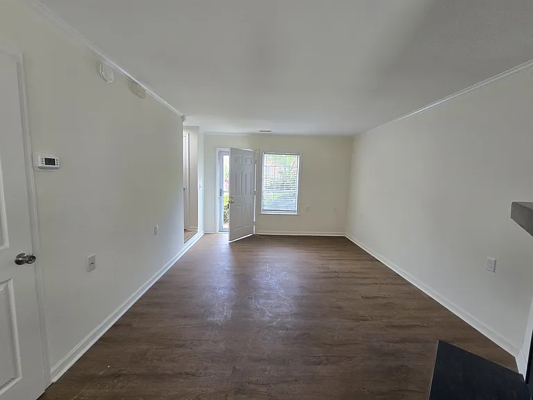 118 Chaucer Ct — Photo 9