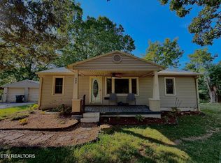 900 E 1st St, Crossville, TN 38555