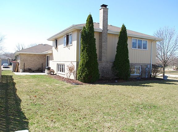 4th image of 8862 Meadowview Dr