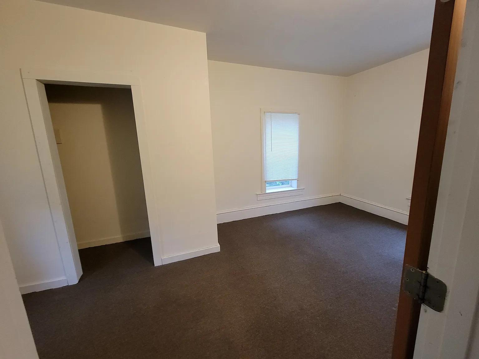 3 bed, $900 — Photo 3