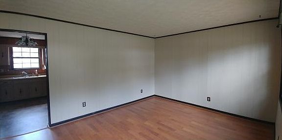 5th image of 122 Joan Ann Dr