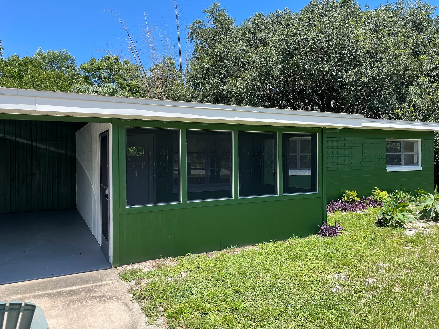 3 bed, 1.5 bath, 1136 sqft, $2,100 — Photo 3