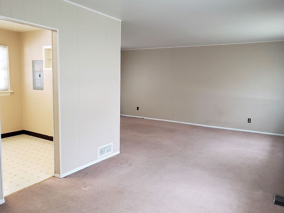1st image of 524 Avenue E #524