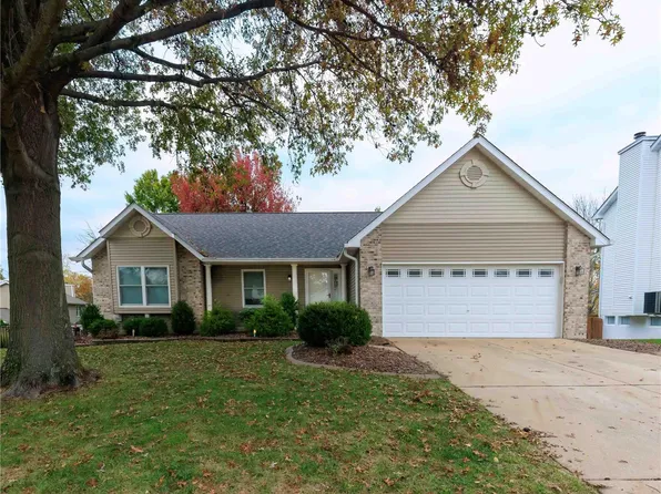 36 President Dr, O'Fallon, MO 63368