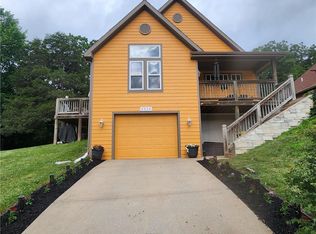 4934 Olive St, Kansas City, MO 64130
