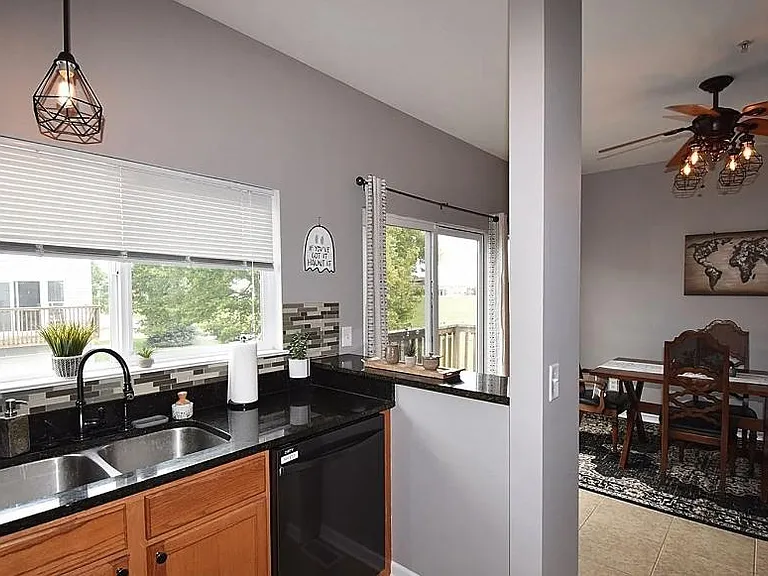 1299 Chestnut Ln — Photo 23