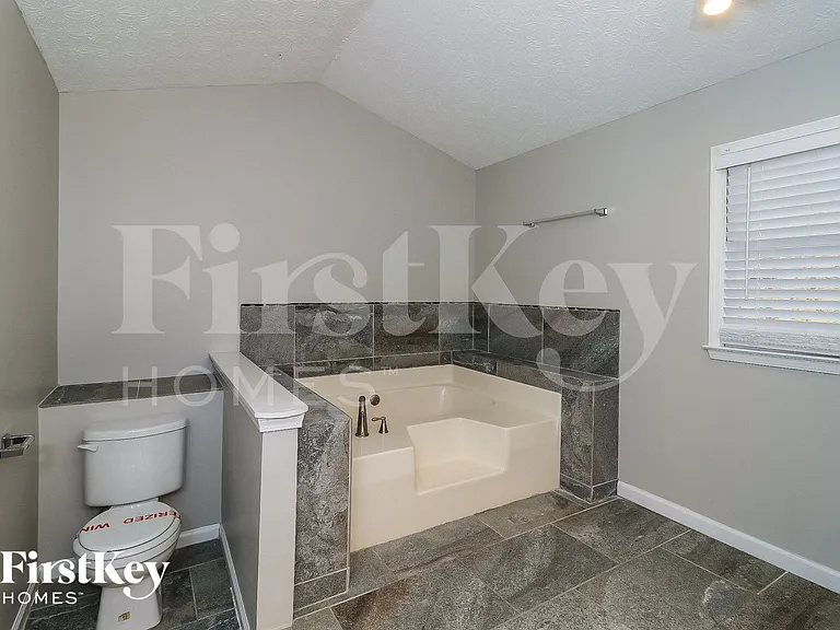 722 Altman Ct — Photo 8