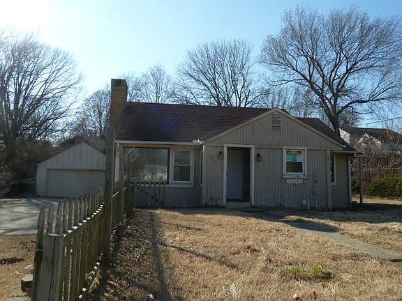 2nd image of 2004 S Ferree St