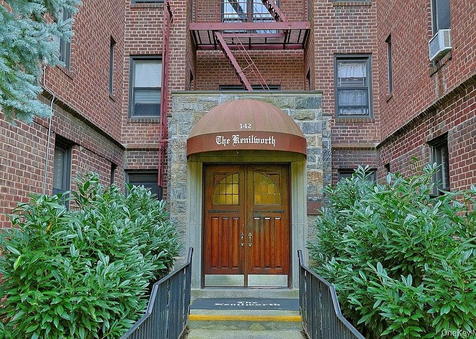 1st image of 142 Garth Rd APT 3J