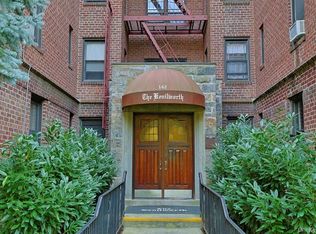 142 Garth Rd APT 3J, Scarsdale, NY 10583