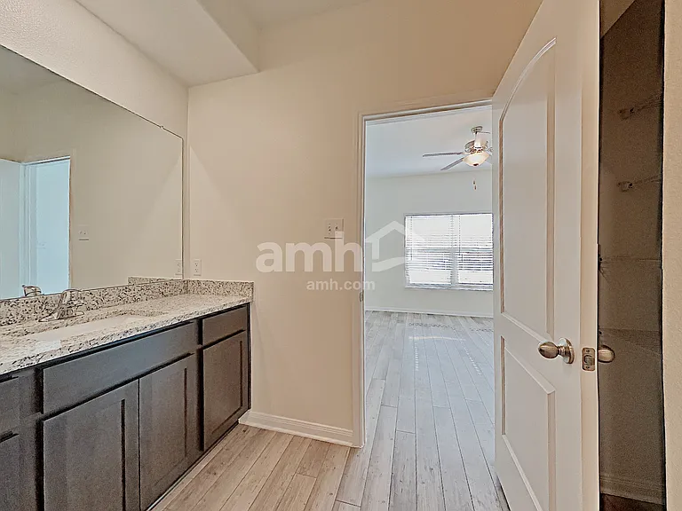 310 Garrett Ct — Photo 14