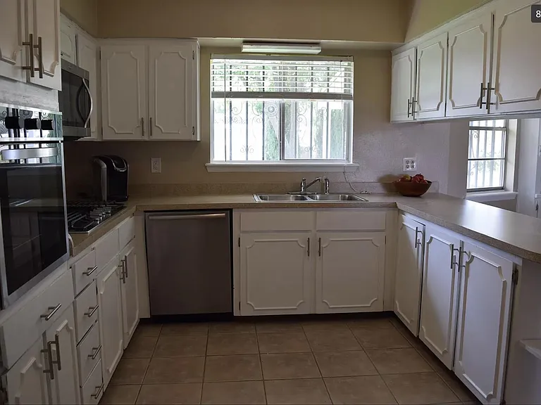 10349 Biscaine St — Photo 14
