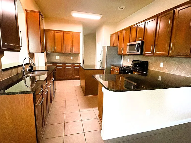 1014 Spring Lakes Haven Dr — Photo 8