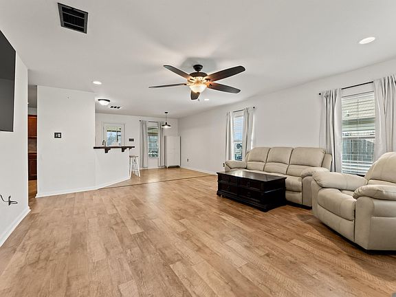 2nd image of 25635 Buffwood St