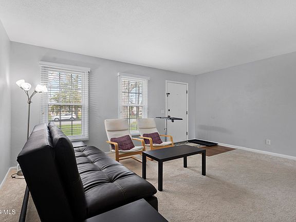 3rd image of 6653 Garden Rd