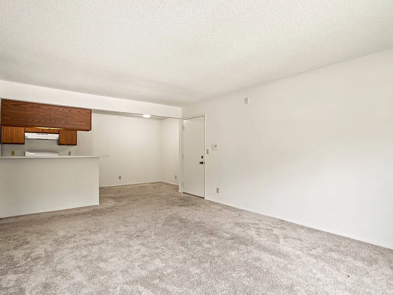 Beacon Hill and Great Oaks Apartments — Photo 10