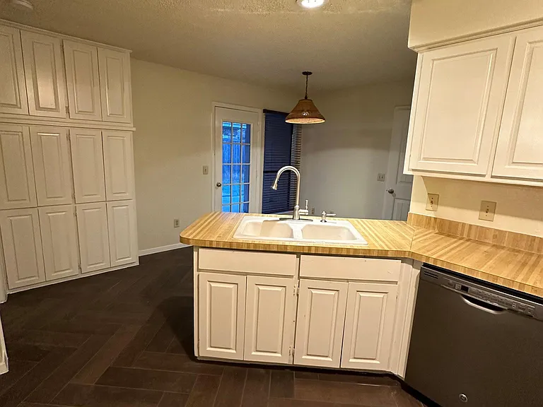 3303 Lanarc Dr — Photo 6