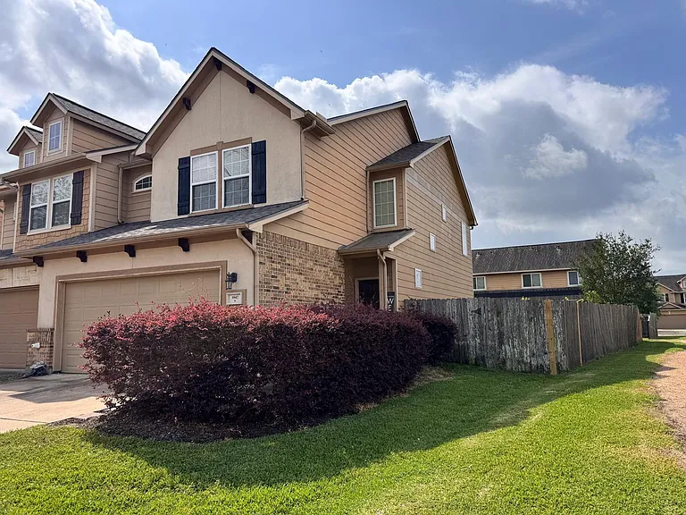 3947 Calgary Cir — Photo 4
