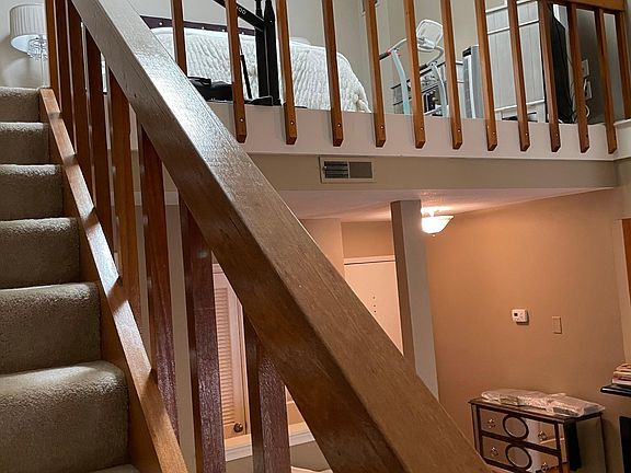 5th image of 413 Harbour Poin APT 305