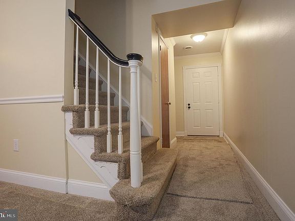 5th image of 116 E Green Valley Cir
