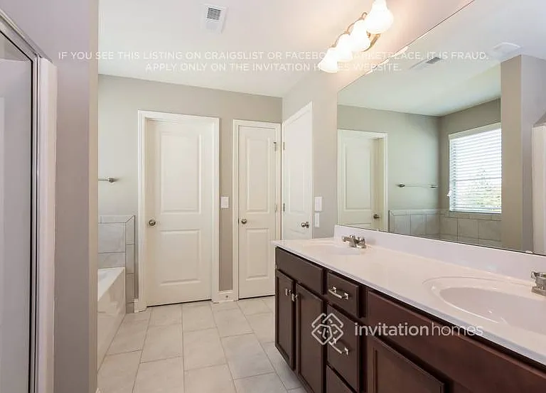 5318 Roberta Crossing Dr — Photo 19
