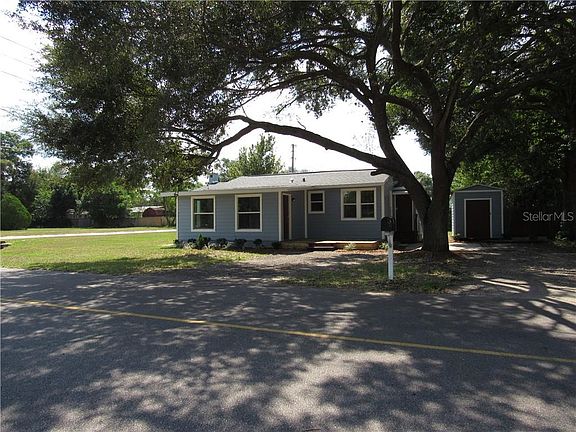 2nd image of 210 W Idlewild Ave