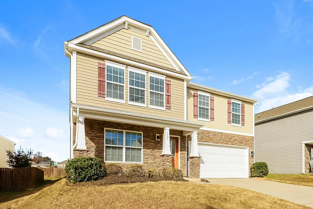 4 bed, 2.5 bath, 2635 sqft, $2,080 — Photo 4