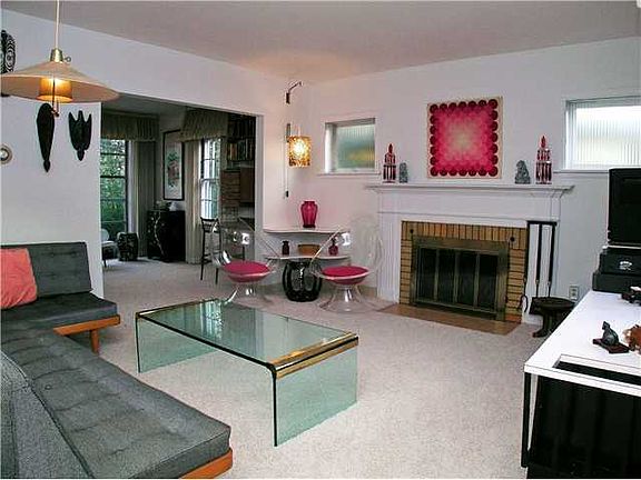 3rd image of 638 E Baldwin Ct