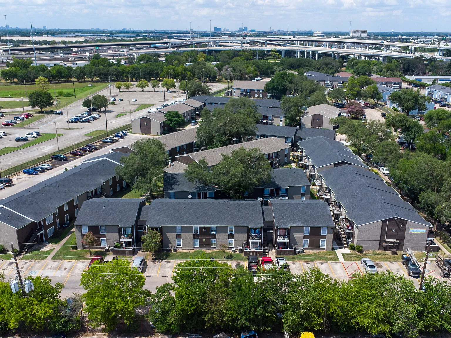 Buena Villa Apartments — Photo 2