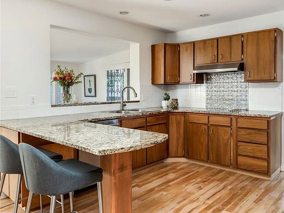 2nd image of 2210 E Columbia Pl