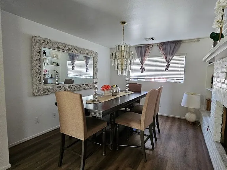 2107 Frontier Ave — Photo 2