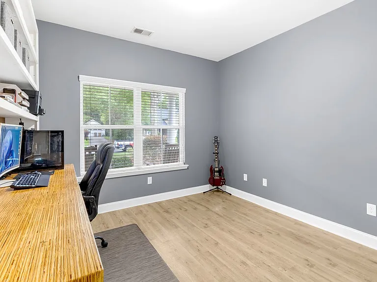 232 Cottonham Ct — Photo 5