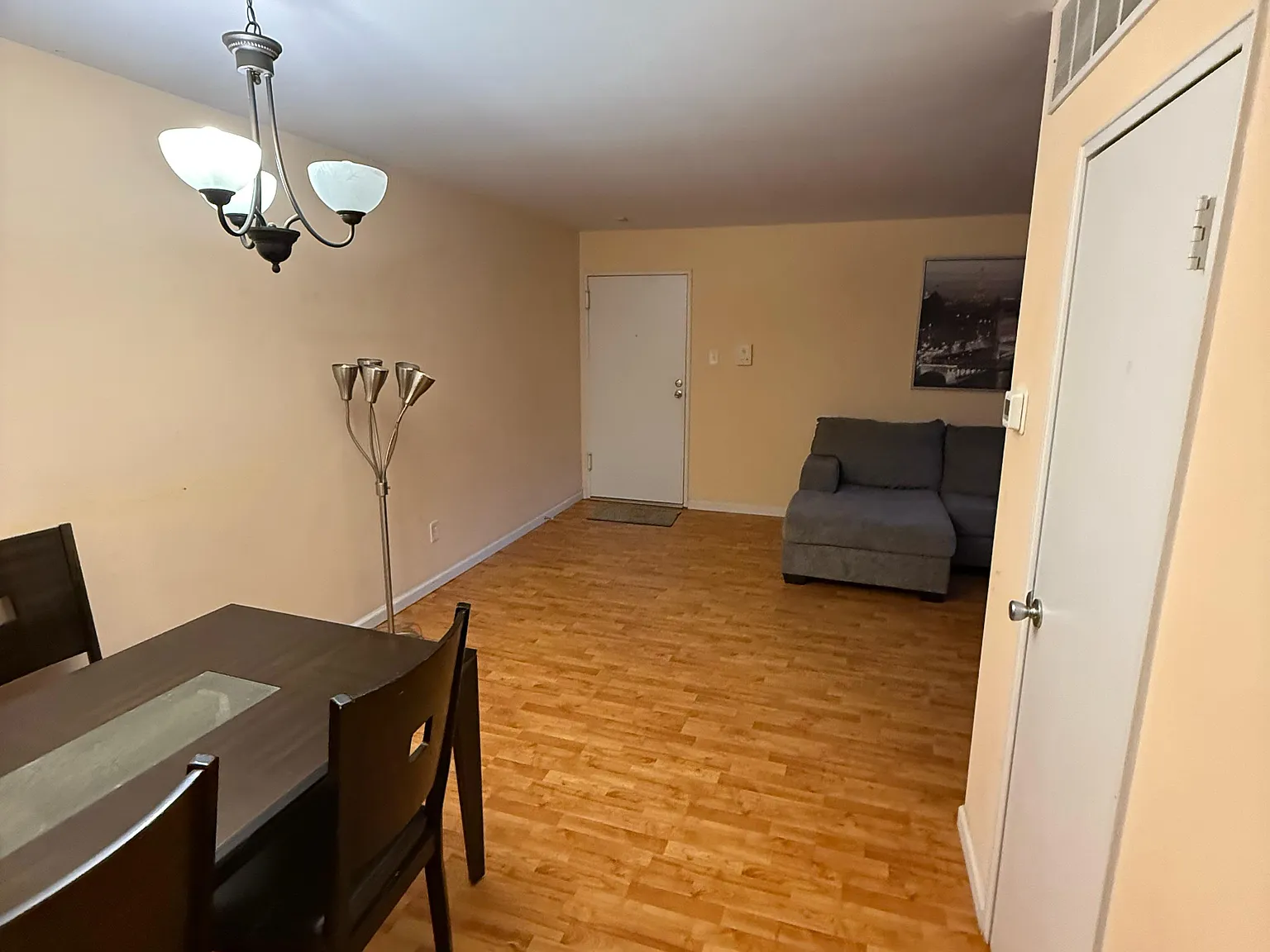 1 bed, 672 sqft, $1,300 — Photo 1