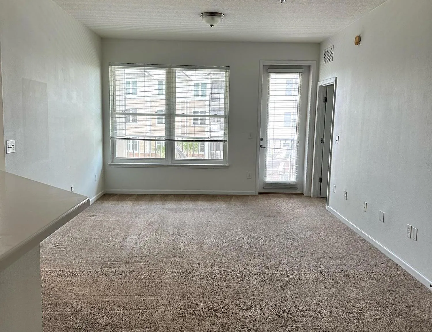 2 bed, 2.0 bath, 1126 sqft, $1,695 — Photo 4