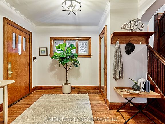 4th image of 345 Kingswood Rd