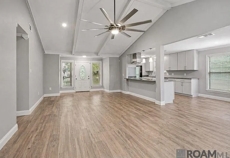 15616 Council Ave — Photo 2