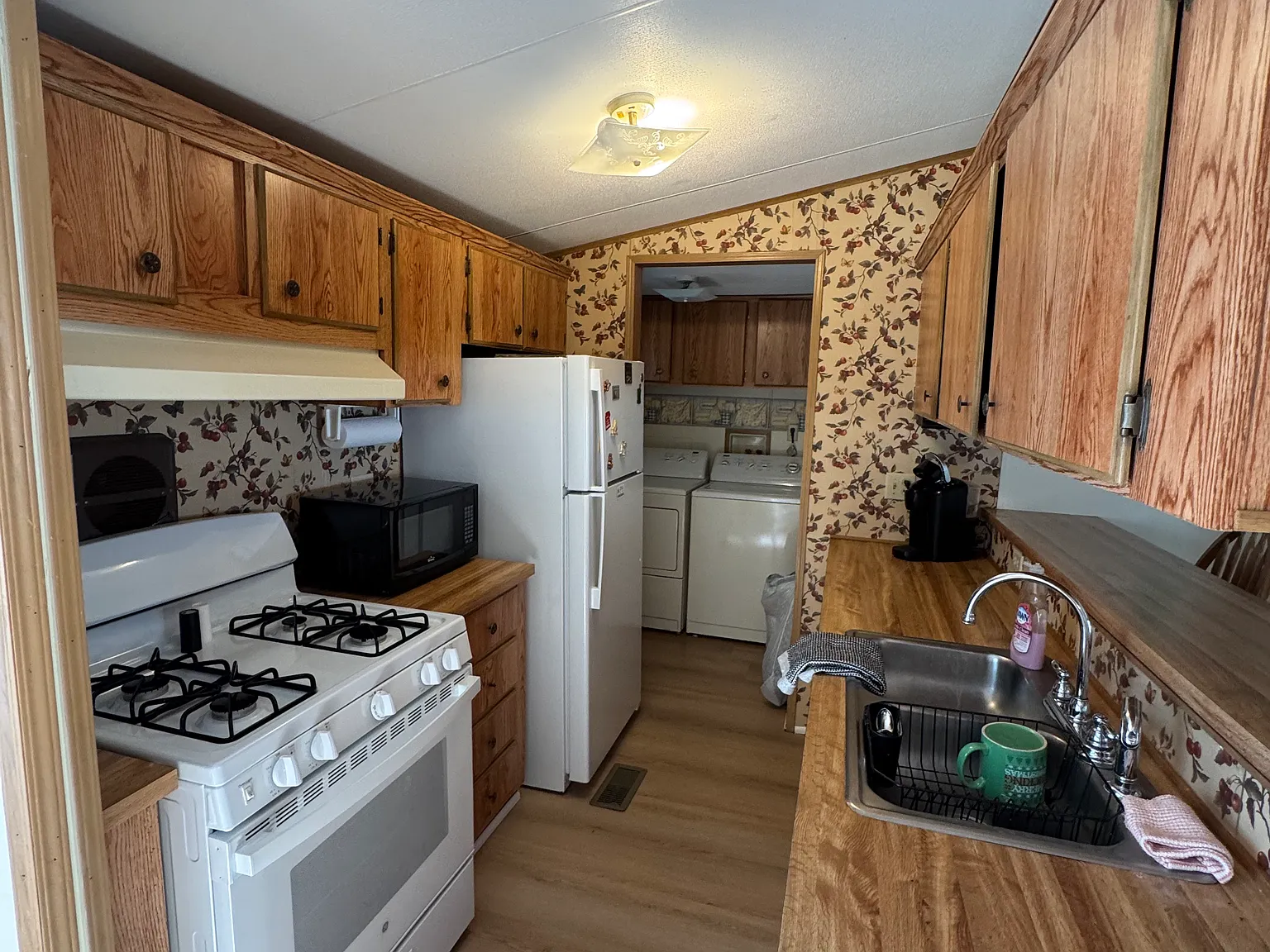 3 bed, 960 sqft, $1,800 — Photo 3