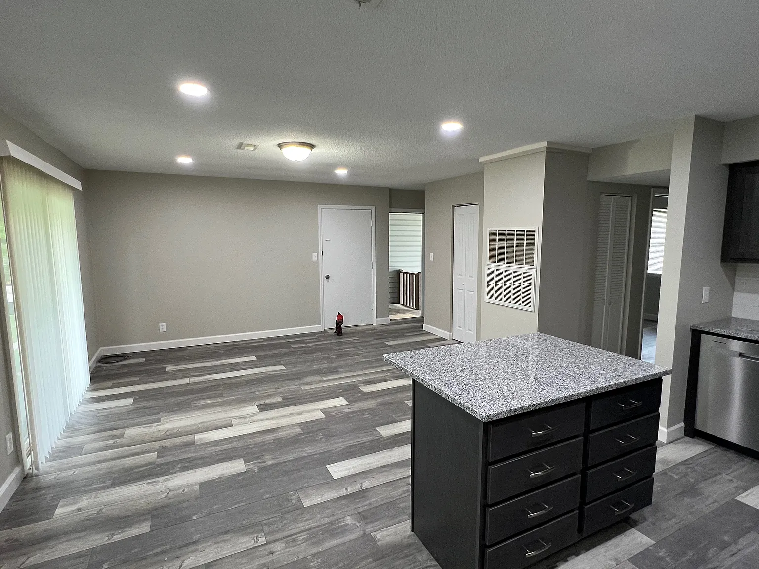 1 bed, 744 sqft, $1,150 — Photo 1