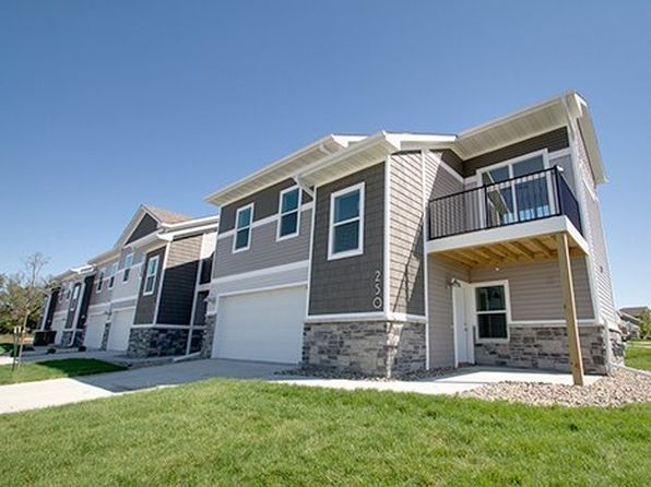 260 SE Waco Pl