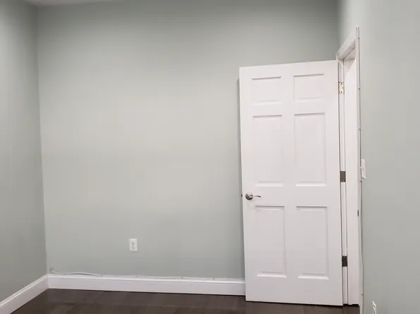 86-05 Northern Boulevard image 9 of 22