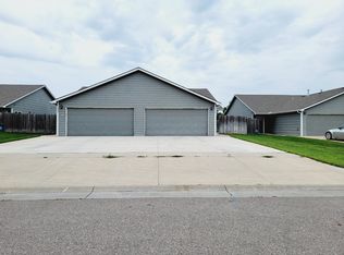 1318 N Curtis Ct, Wichita, KS 67212