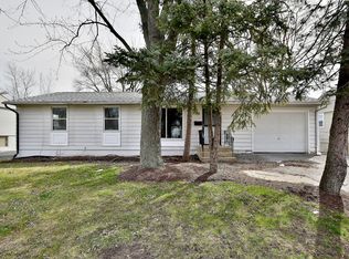 19 S Sycamore Ln, Glenwood, IL 60425