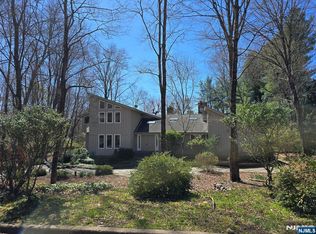 47 Hopper Farm Rd, Upper Saddle River, NJ 07458
